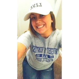 Meet your Posher, Leanna